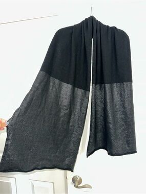 lululemon athletica Black/Silver Wrap Scarf